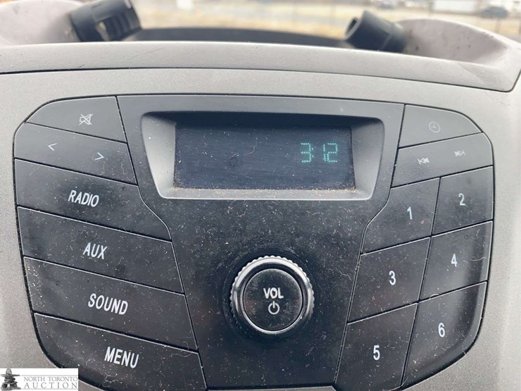 2015-ford-transit-image-19