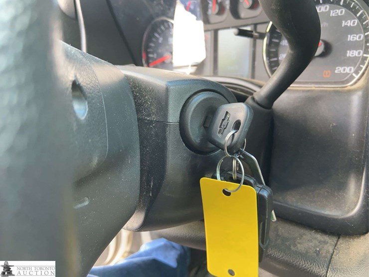 2017-chevrolet-silverado-1500-image-10