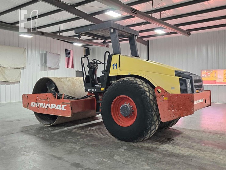 2011-dynapac-ca250d-ii-image-4