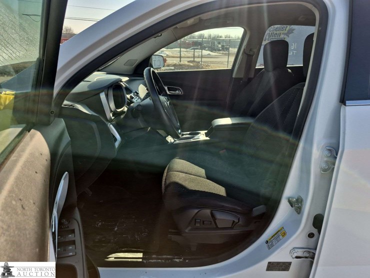 2016-chevrolet-equinox-ls-image-11