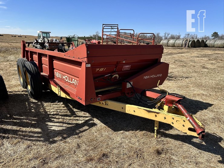 new-holland-791-image-2