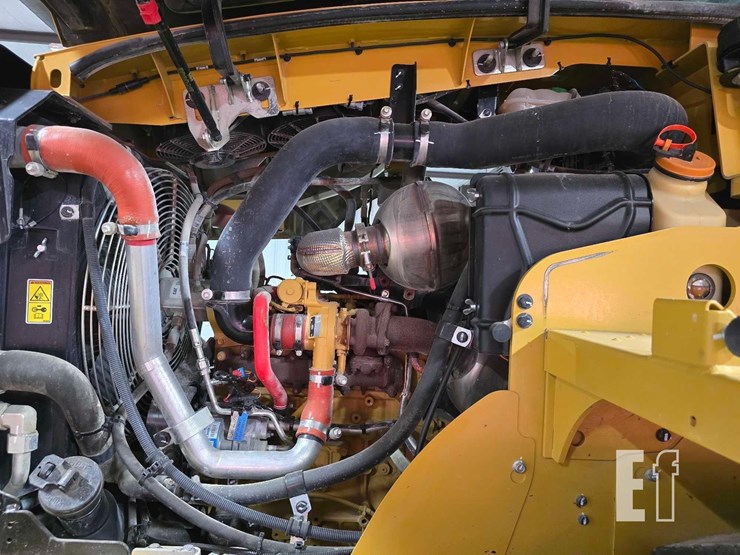2022-caterpillar-920-image-25
