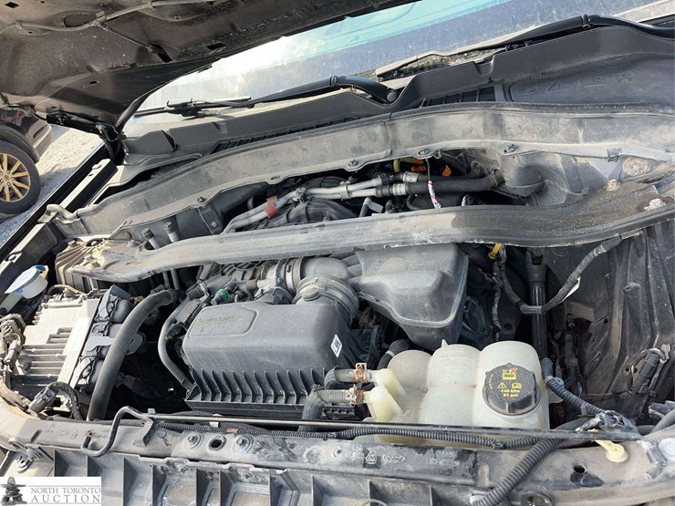 2020-ford-explorer-image-8