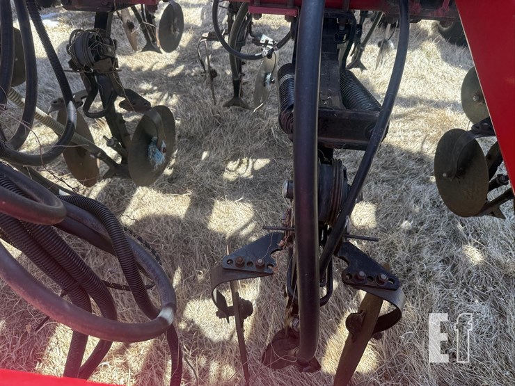 2011-case-ih-3430-image-69