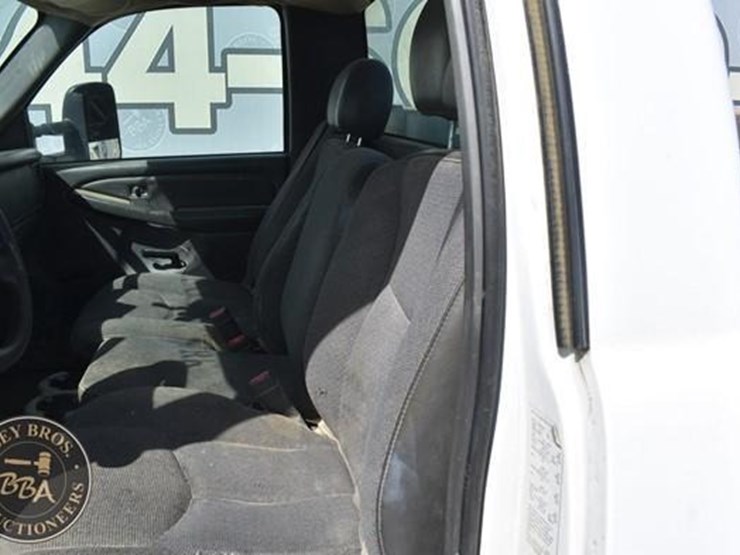 2007-chevrolet-3500-image-27