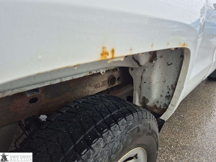 2018-chevrolet-silverado-1500-image-28