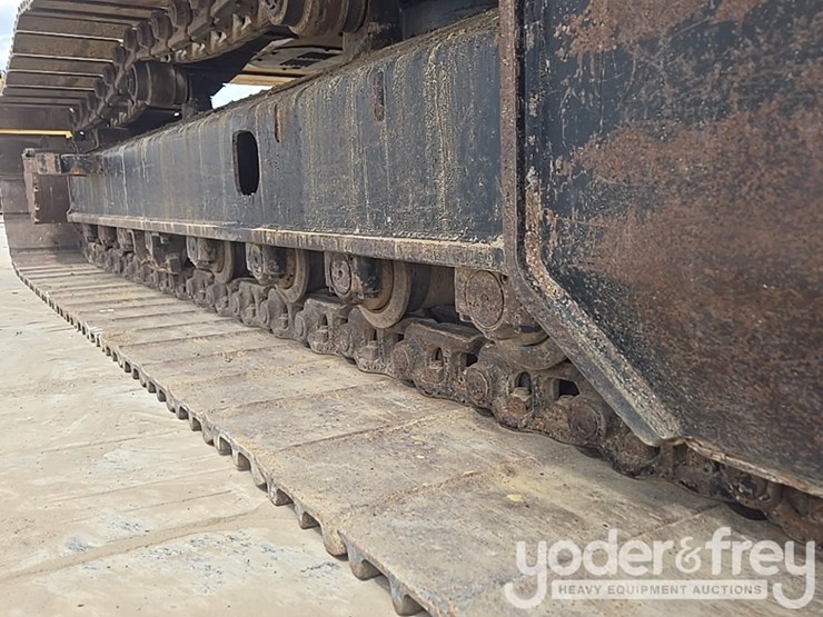 2017-deere-210g-lc-image-21