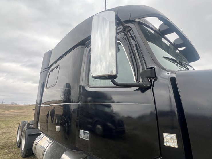 #31955-•-2012-volvo-vnl-tandem-axle-truck-tractor-image-21