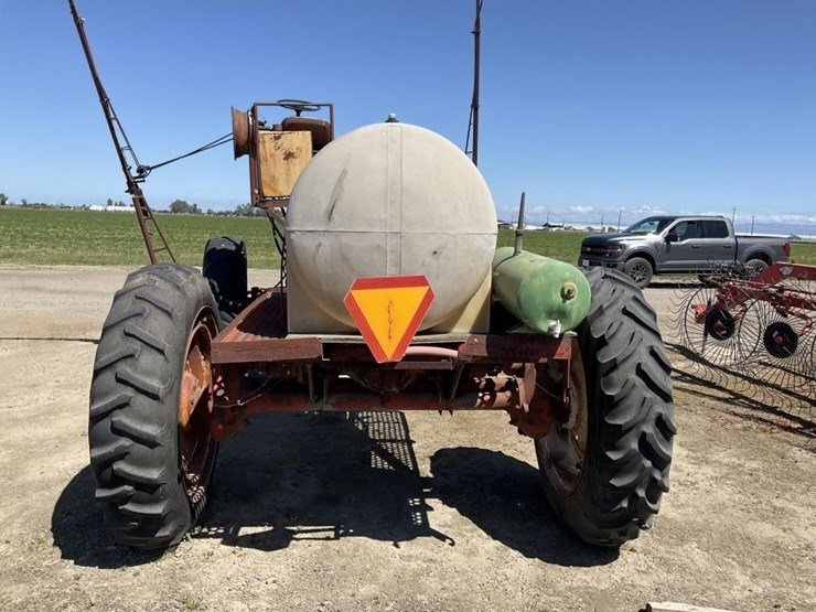 danzig-300g-poly-tank-s.p.-articulating-sprayer-image-6