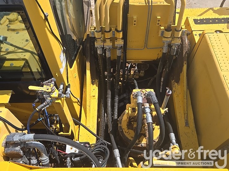 2015-komatsu-pc490-lc-11-image-118