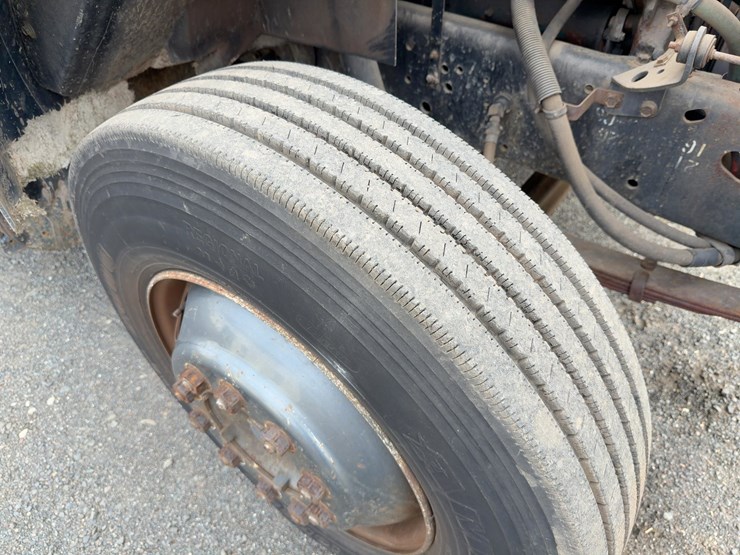 1992-international-4700-image-11