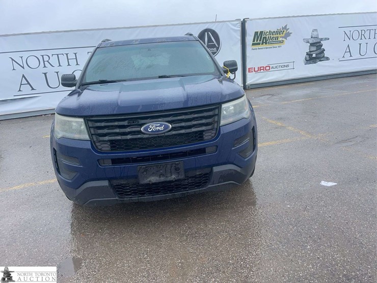 2016-ford-explorer-image-2