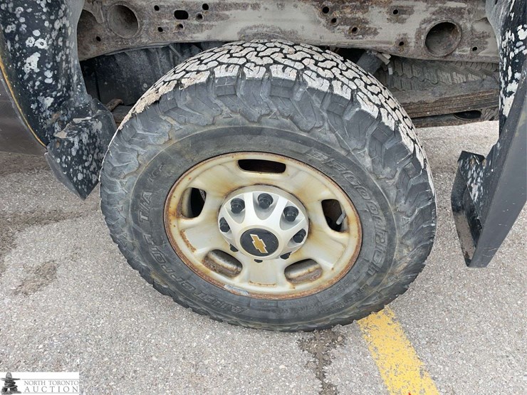 2016-chevrolet-silverado-2500hd-image-23