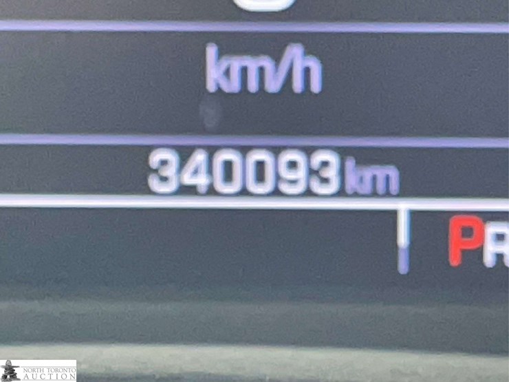 2018-chevrolet-suburban-image-18