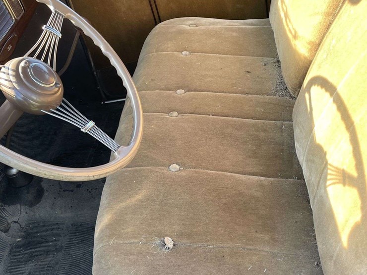 1938-ford-two-door-deluxe-sedan---original-car!-image-58