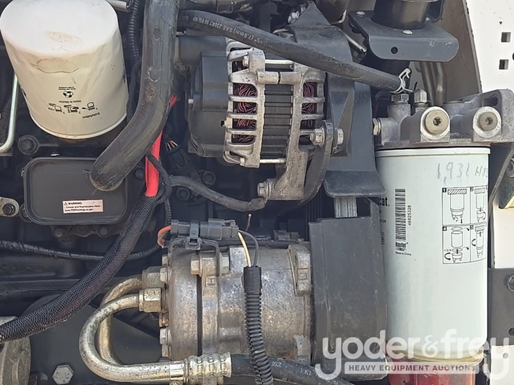 2021-bobcat-t740-image-56