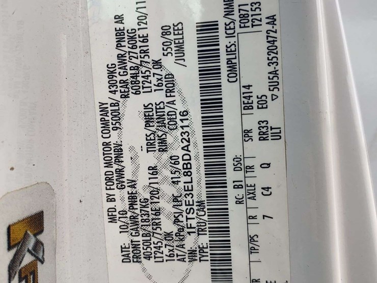 2011-ford-cargo-image-35