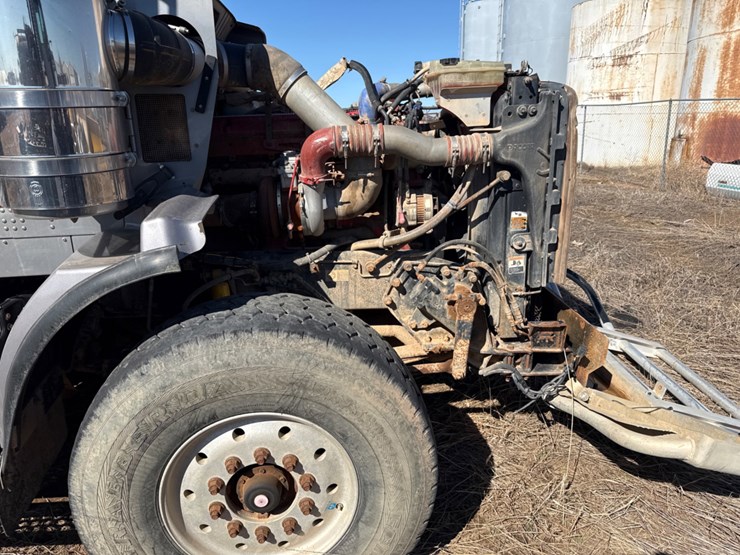 2009-kenworth-t800-image-3