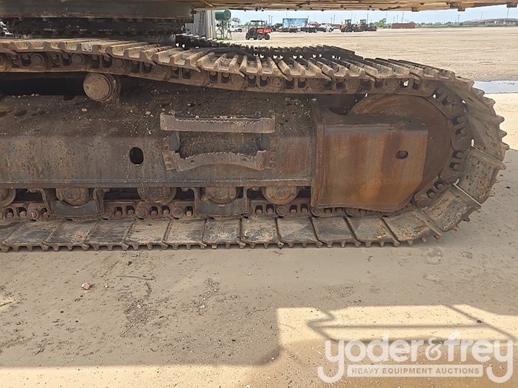 2015-komatsu-pc490-lc-11-image-13