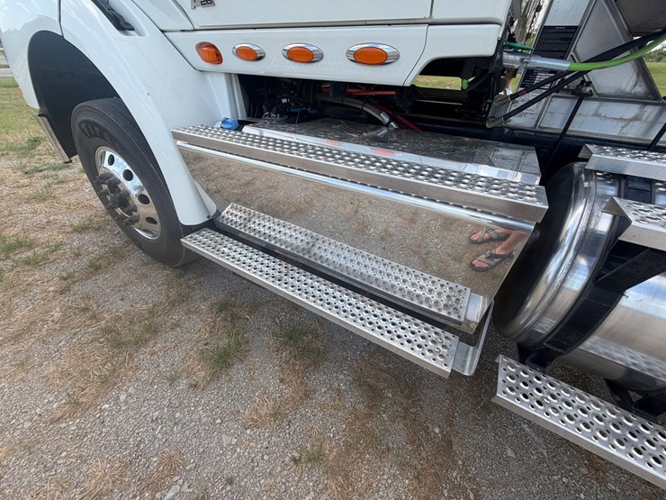 2024-international-hx620-image-13