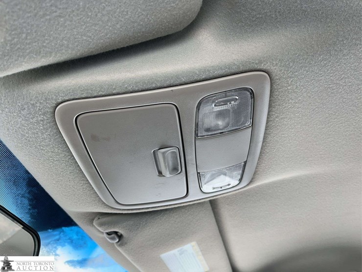 non-operable-2005-toyota-camry-4dr-sedan-image-25