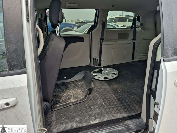 2020-dodge-grand-caravan-sxt-image-18