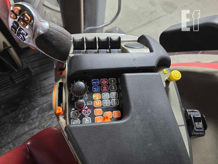 2017-case-ih-magnum-340-image-17