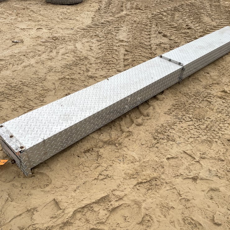 #3925 • Aluminum Truck Box