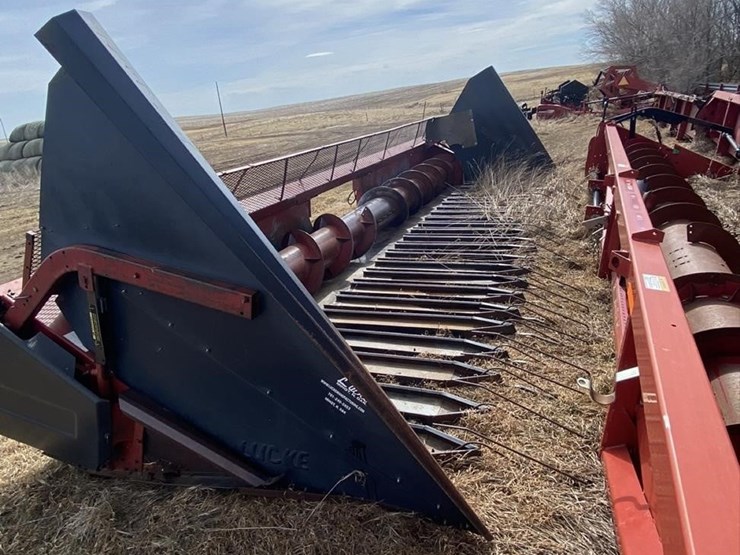 case-ih-1010-image-1