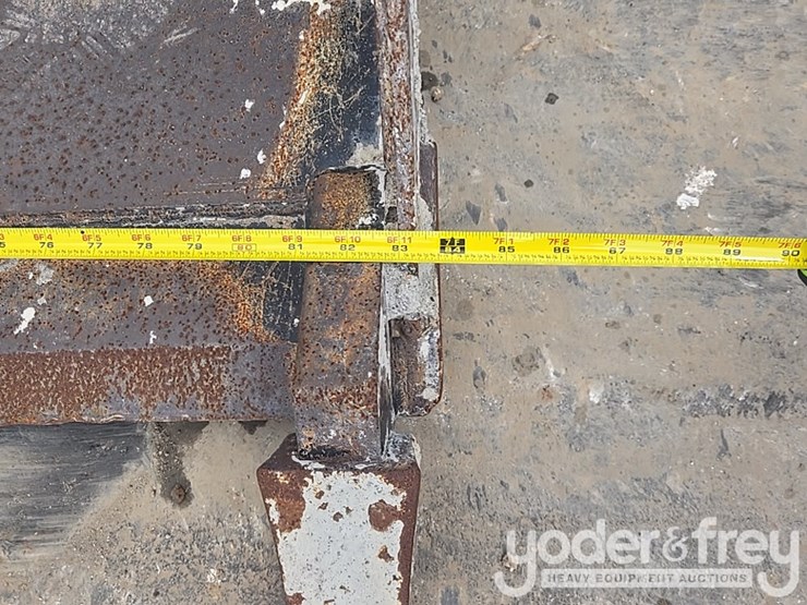 2011-deere-328d-image-18