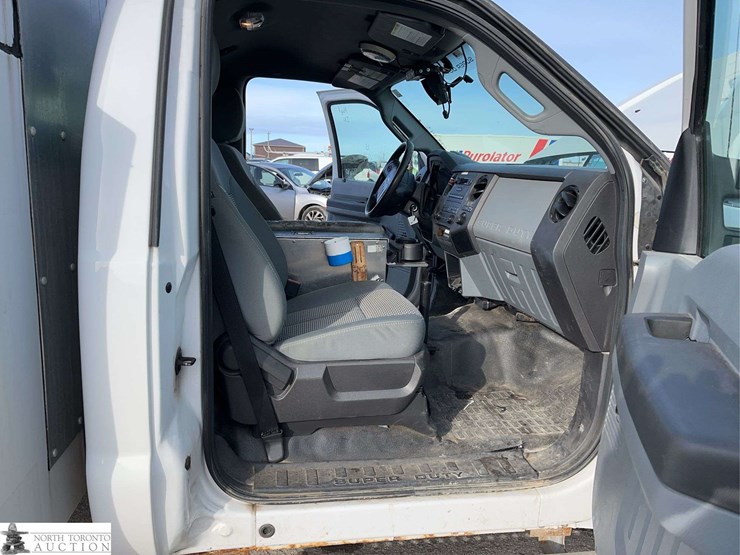 2013-ford-f350-image-15