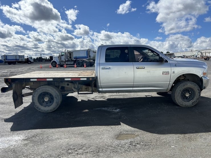 2010-dodge-ram-3500-image-6
