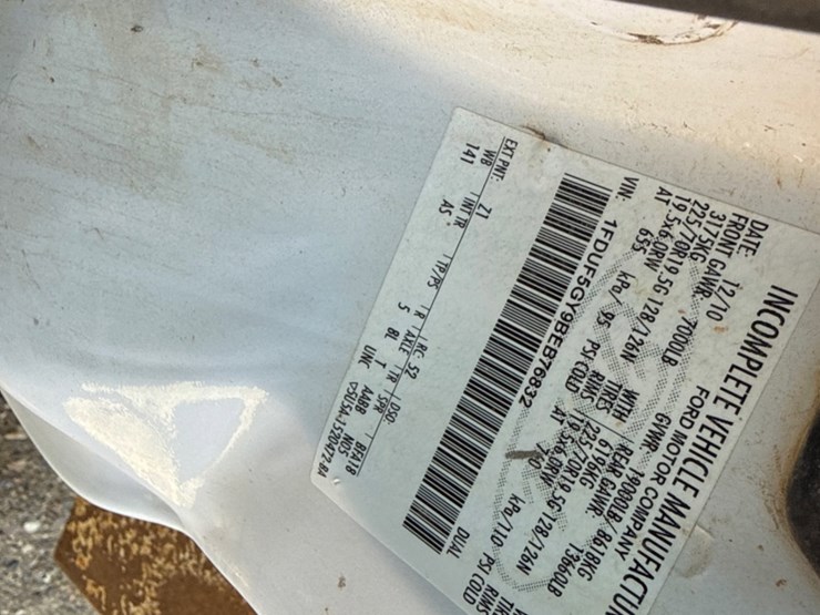 2011-ford-f550-image-6