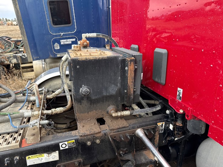 2018-peterbilt-579-image-4