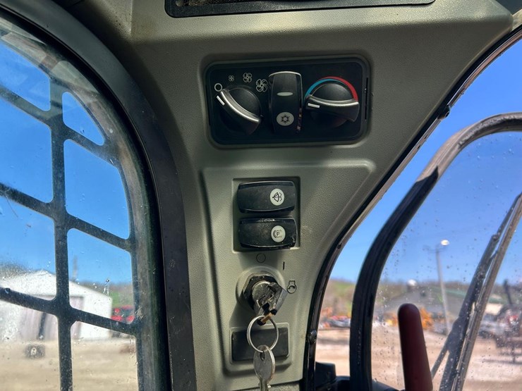 2015-caterpillar-289d-image-26