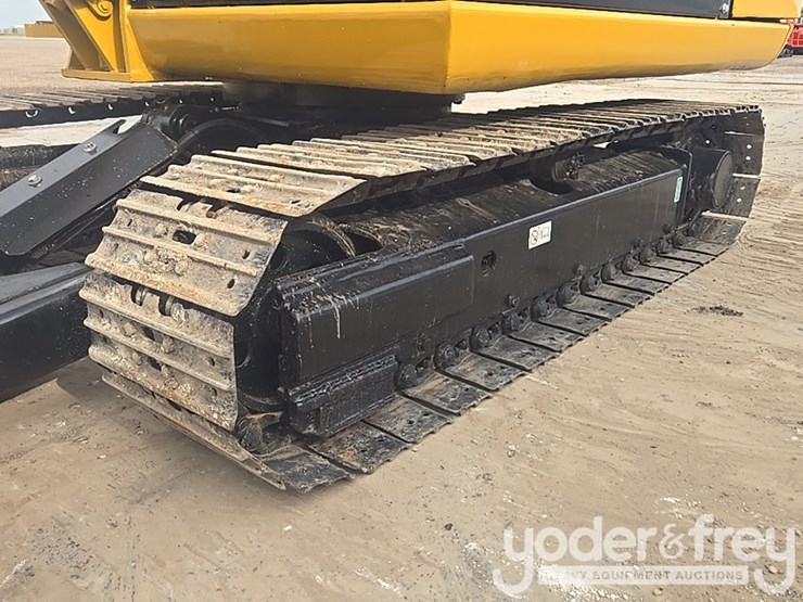 2018-caterpillar-305.5-image-10