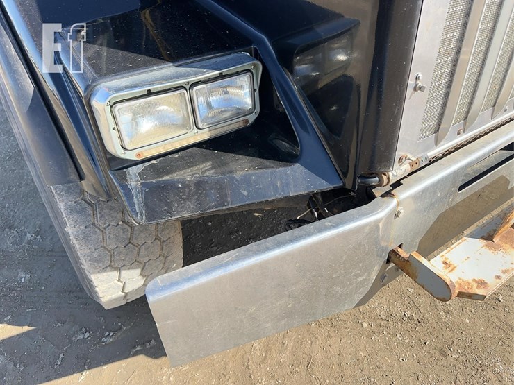 2005-kenworth-t800-image-25