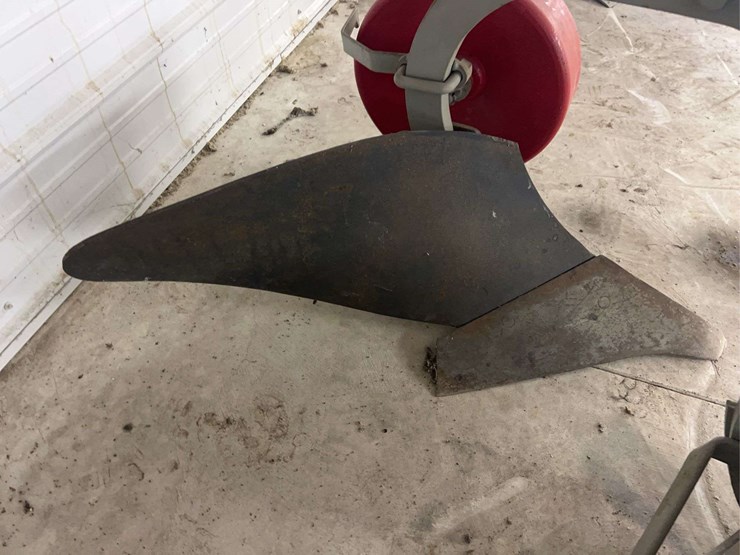 two-bottom-ferguson-plow-image-16