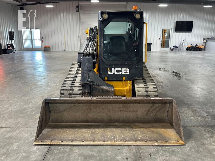 2021-jcb-3ts-8t-image-7