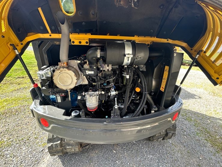 2024-new-holland-e57c-image-15