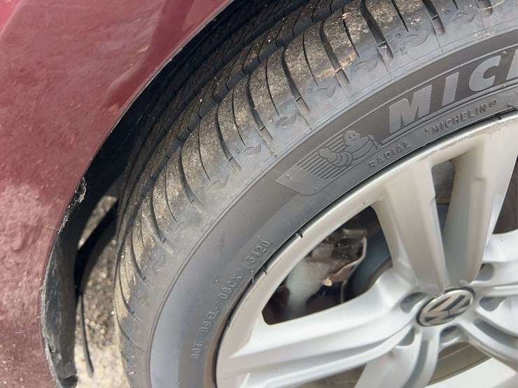 2014-volkswagen-passat-tdi-image-16