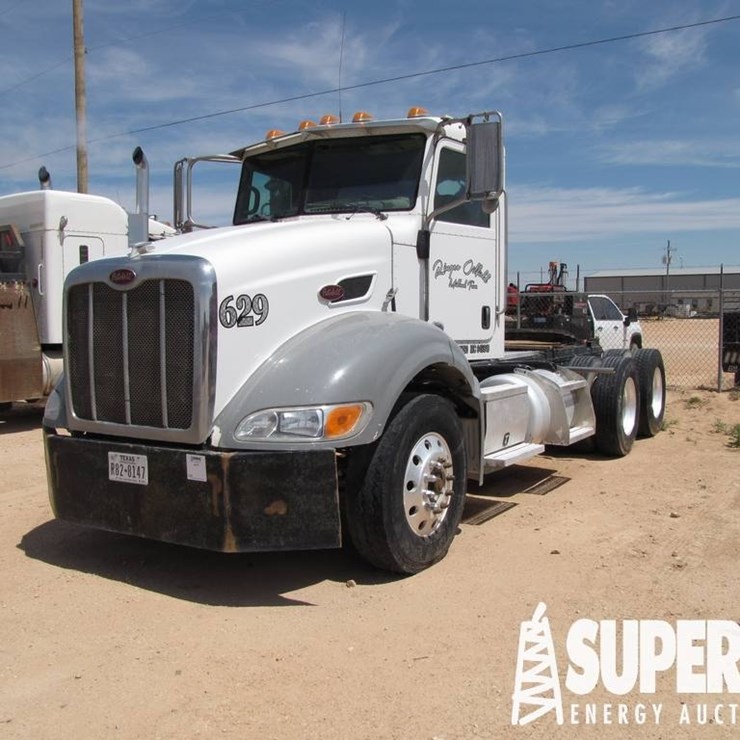 2010 PETERBILT 384