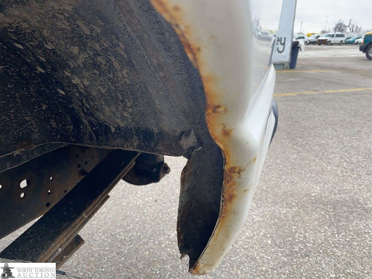 2009-ford-cargo-image-29