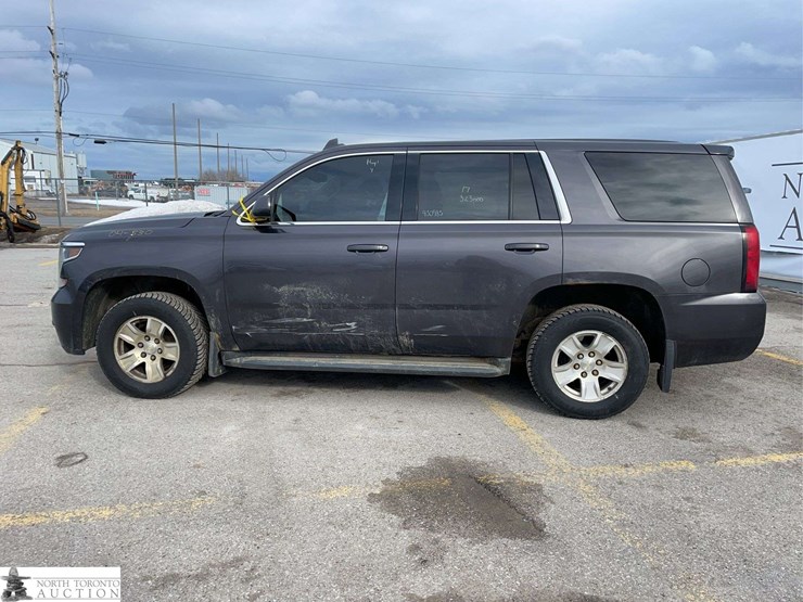 2017-chevrolet-tahoe-image-8