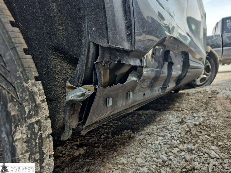 2025-ford-explorer-image-24