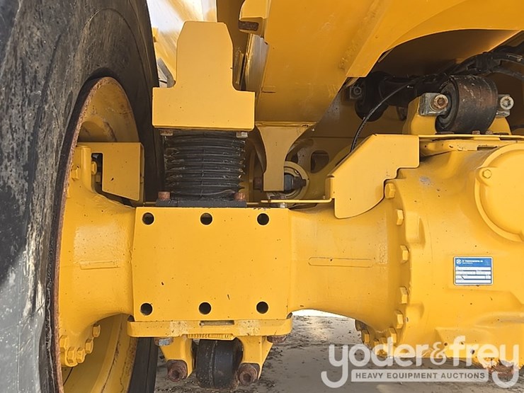 2022-deere-260e-image-60