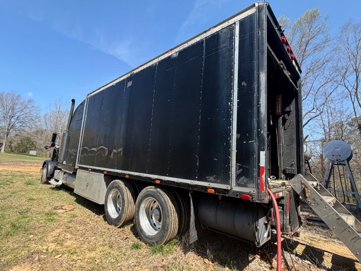 #31724-•-1997-freightliner-tandem-axle-flatbed-entertainmen-image-6