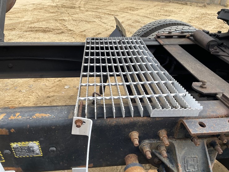 #400-•-1997-mac-ch600-semi-(has-wi-title)-image-30