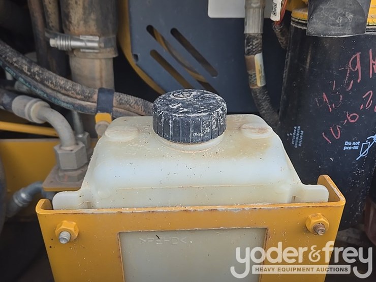 2022-deere-260e-image-88