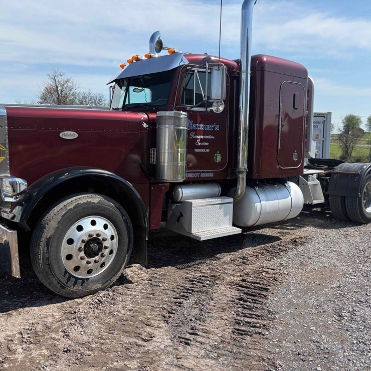2000 PETERBILT 379